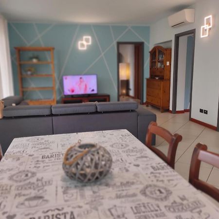Garda Dreams Apartment Torri Del Benaco Bagian luar foto