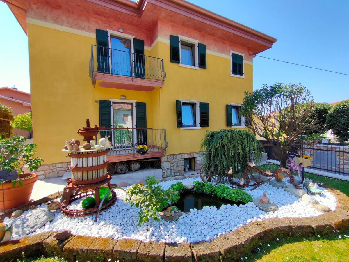 Garda Dreams Apartment Torri Del Benaco Bagian luar foto