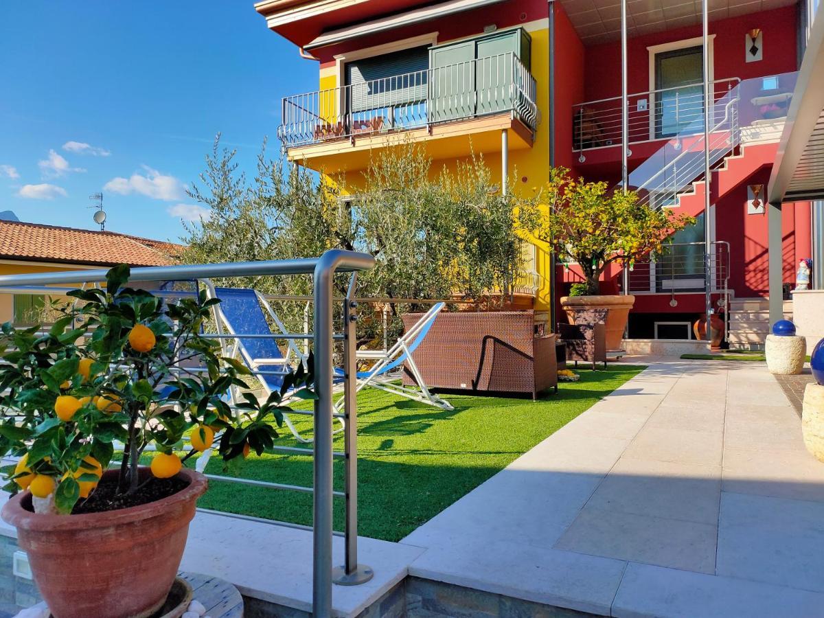 Garda Dreams Apartment Torri Del Benaco Bagian luar foto