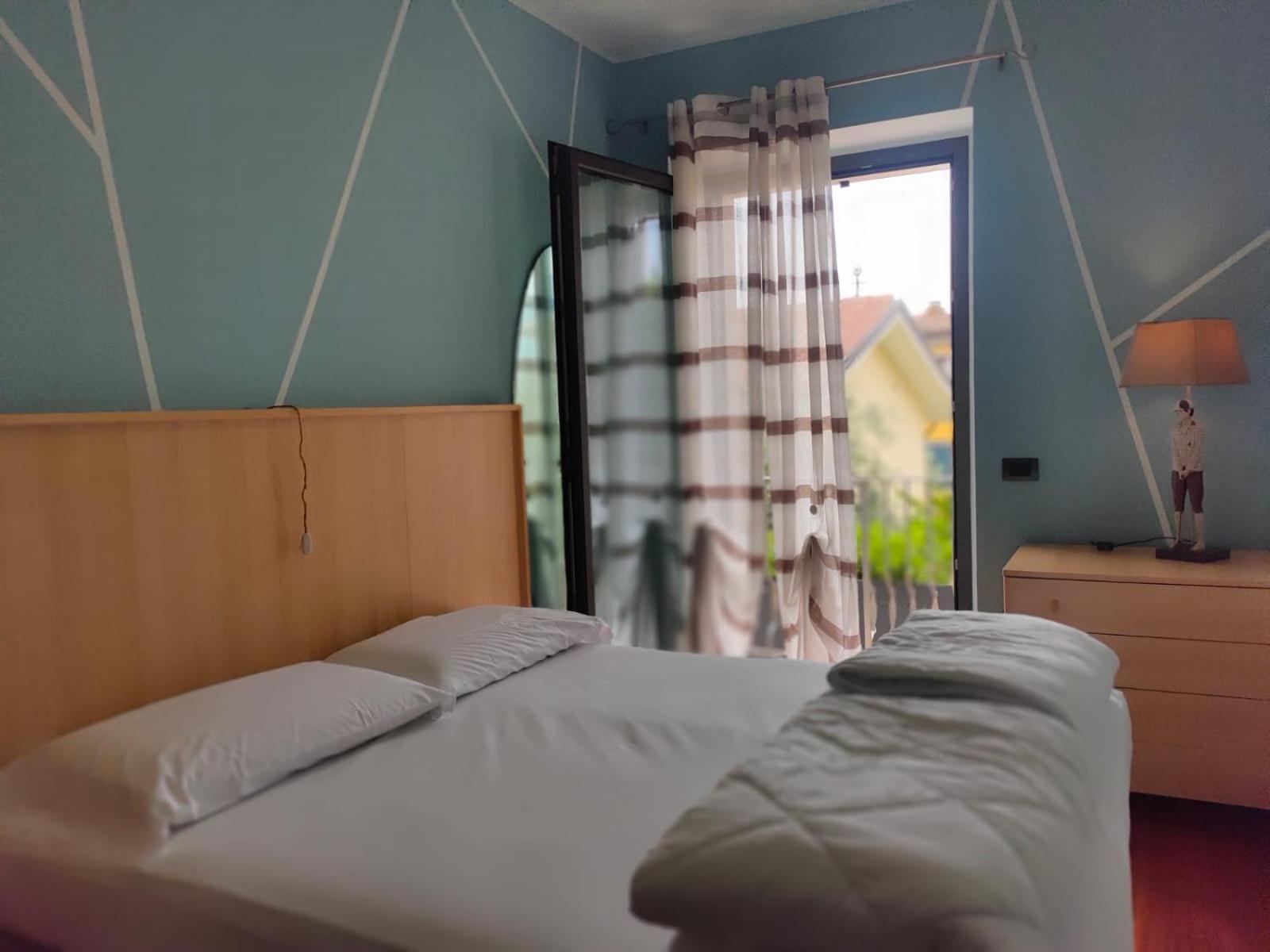 Garda Dreams Apartment Torri Del Benaco Bagian luar foto