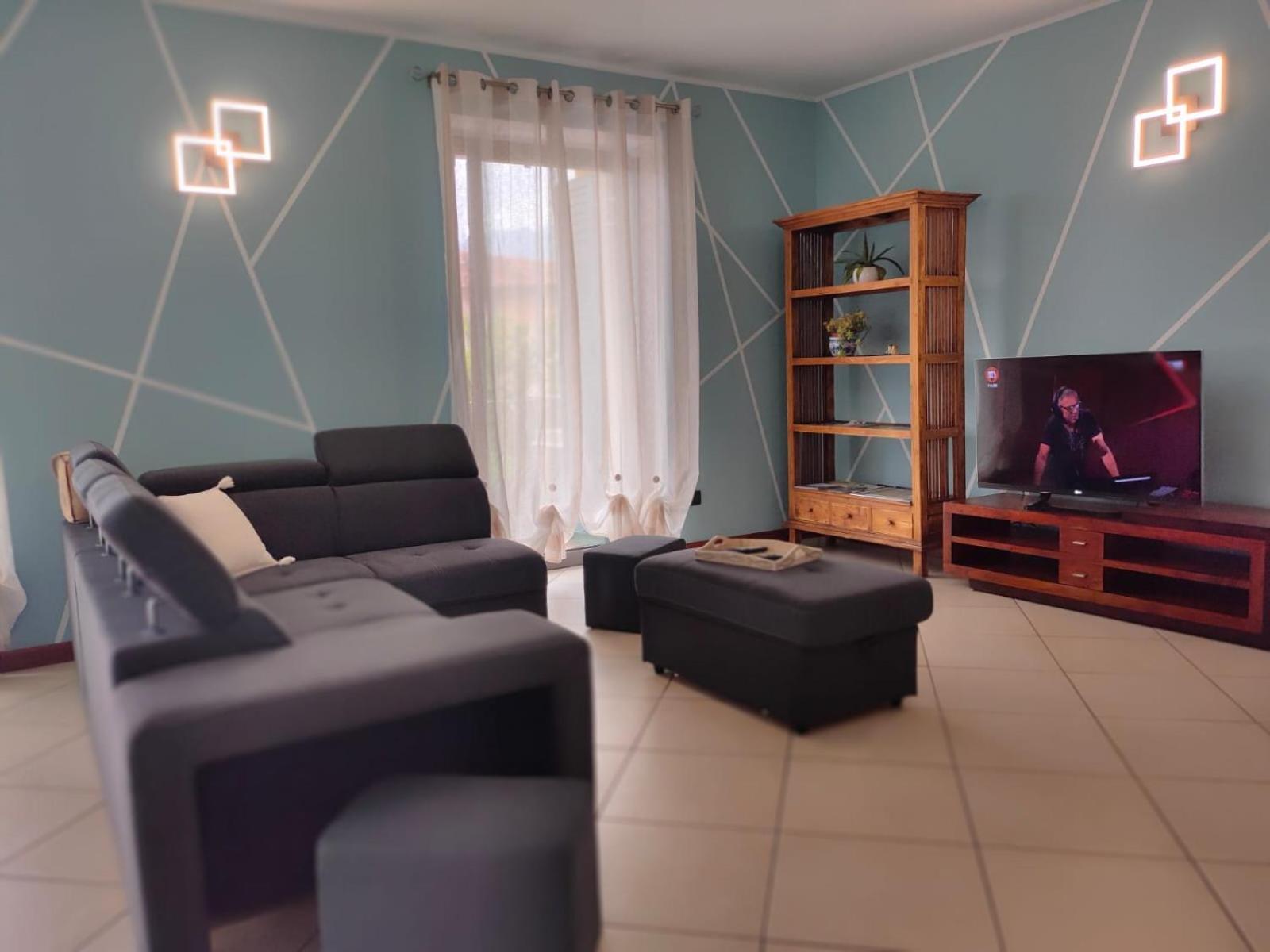Garda Dreams Apartment Torri Del Benaco Bagian luar foto