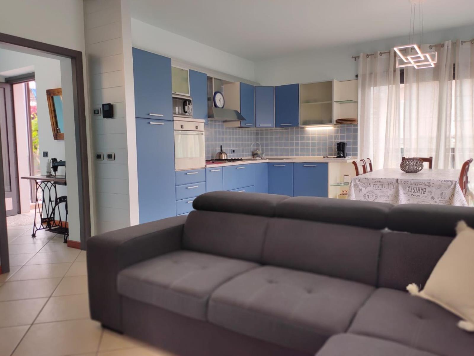 Garda Dreams Apartment Torri Del Benaco Bagian luar foto